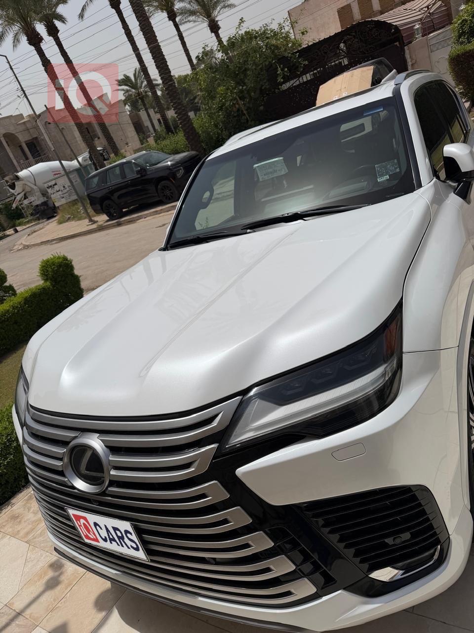 Lexus LX